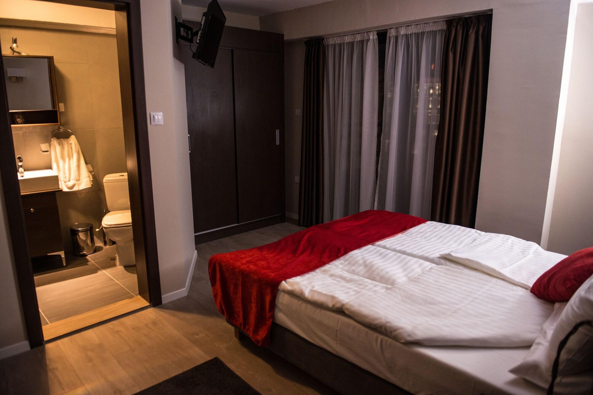 Opera House Hotel Skopje Bagian luar foto