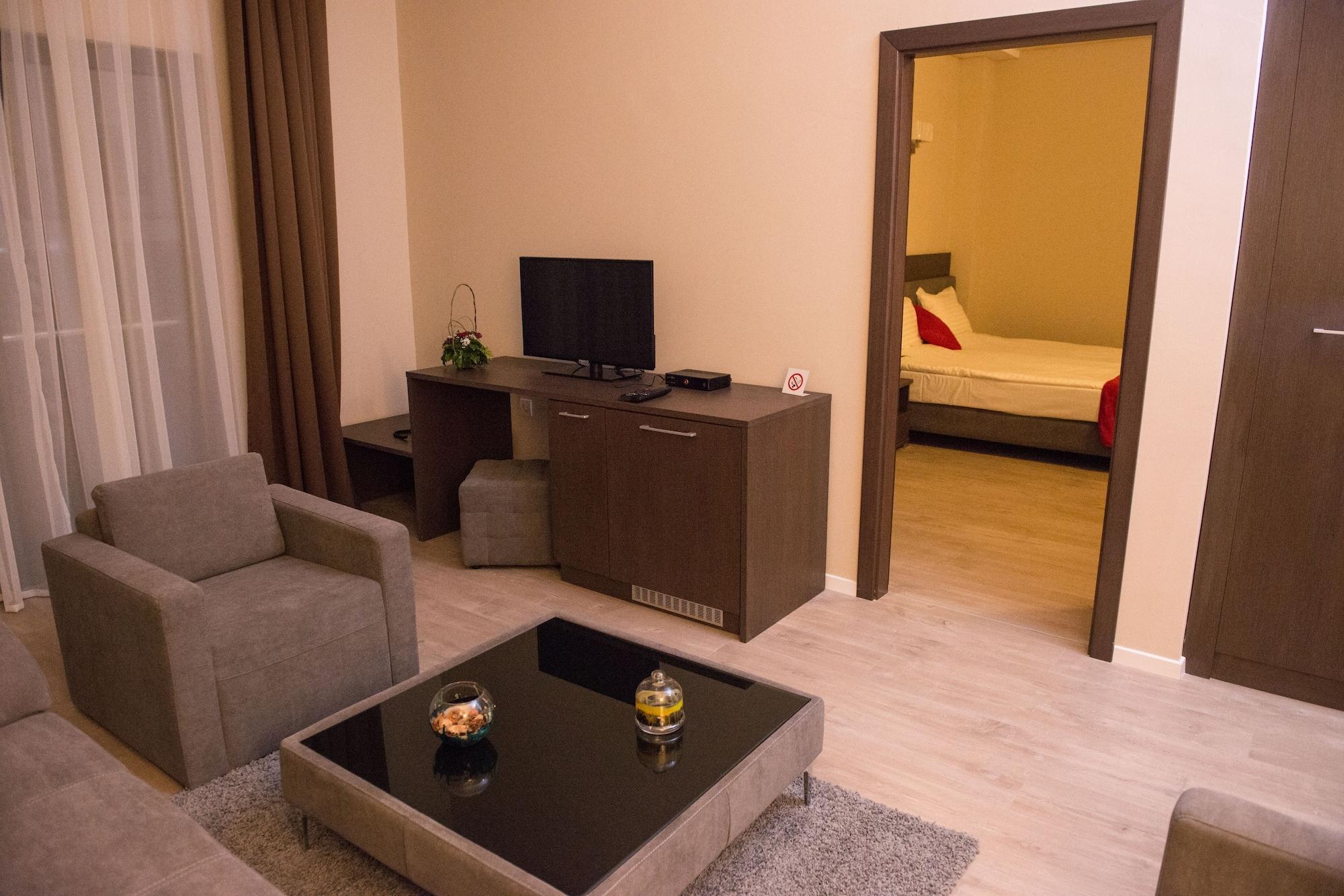 Opera House Hotel Skopje Bagian luar foto