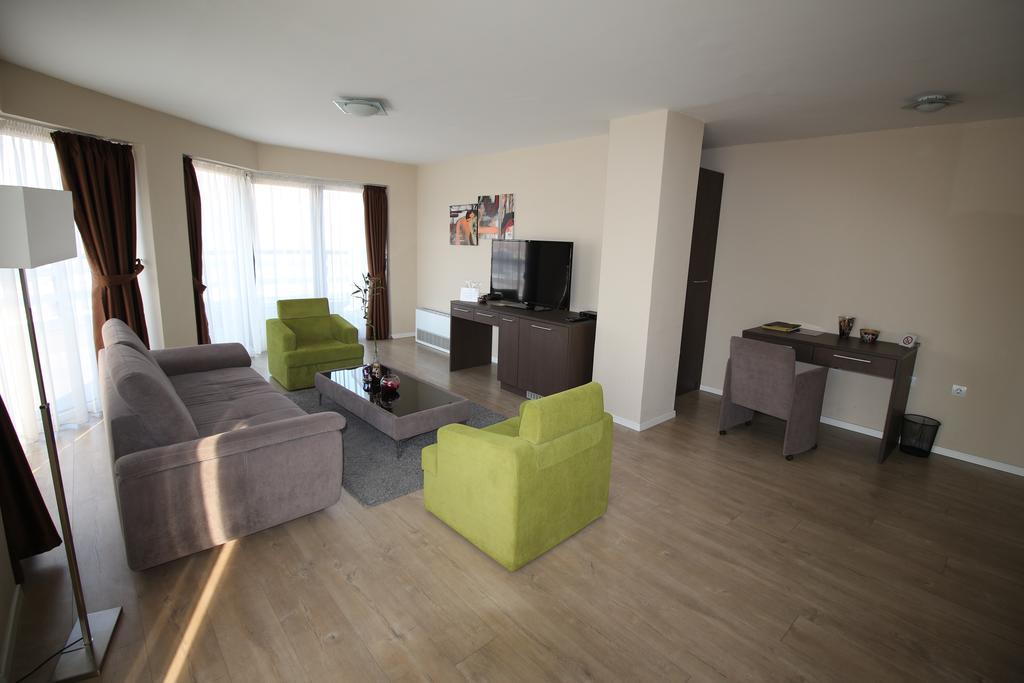 Opera House Hotel Skopje Bagian luar foto