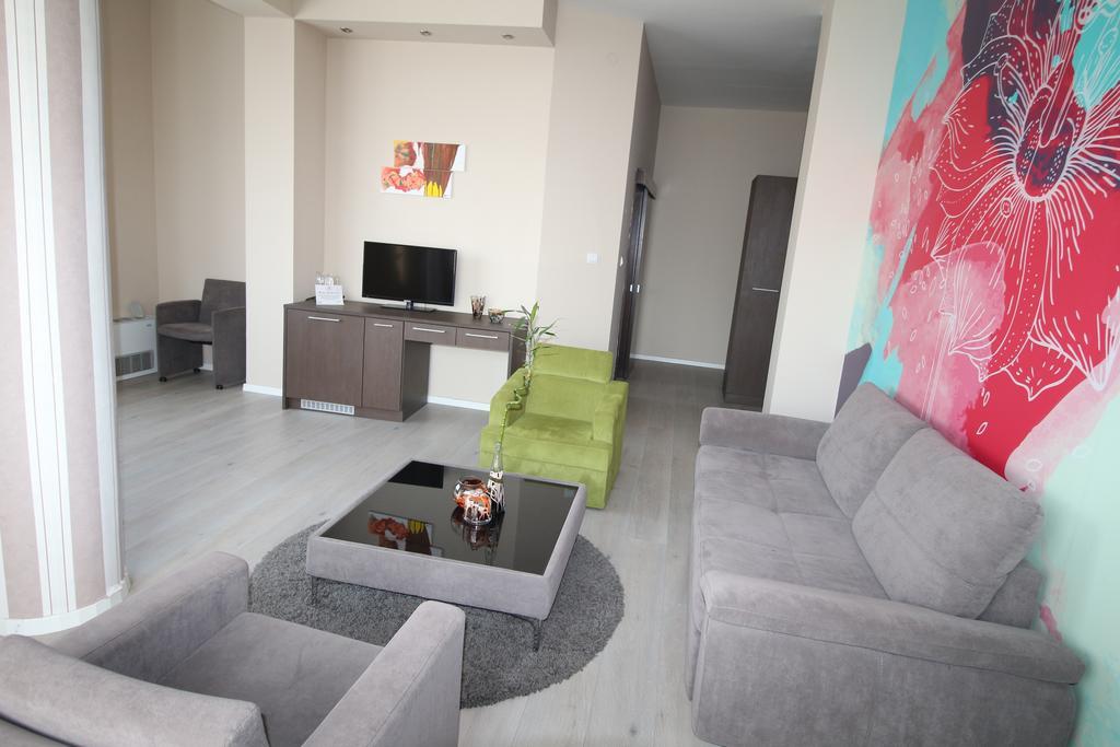 Opera House Hotel Skopje Bagian luar foto