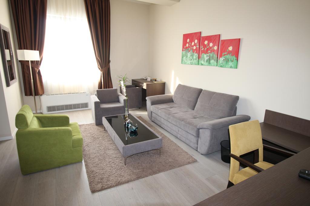 Opera House Hotel Skopje Bagian luar foto