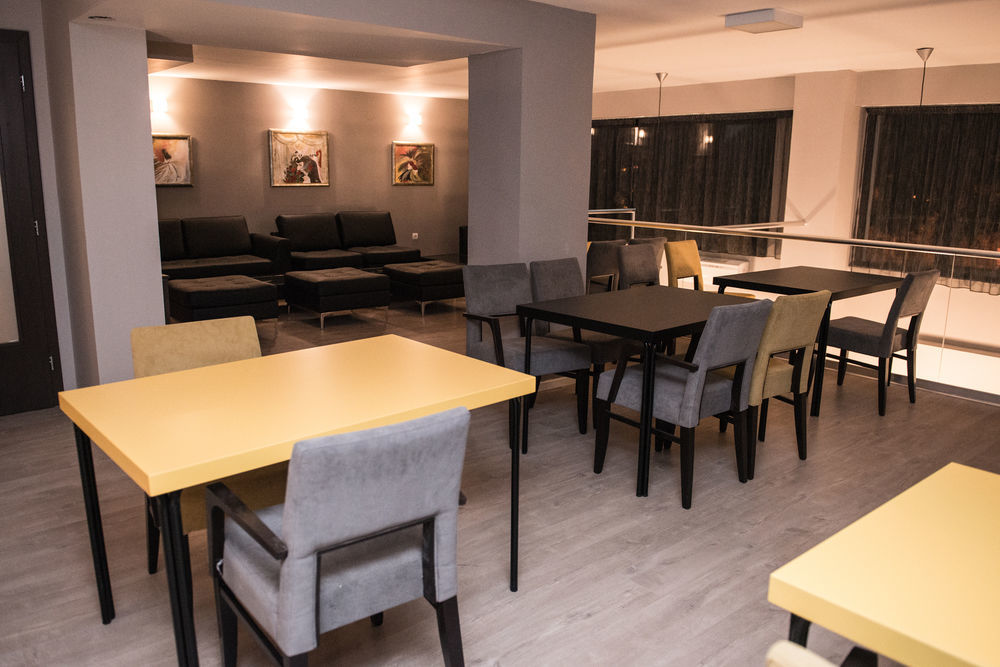 Opera House Hotel Skopje Bagian luar foto